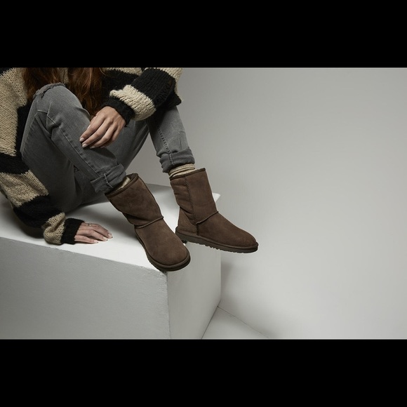 UGG chocolate Classic Short II Boot - Picture 2 of 6